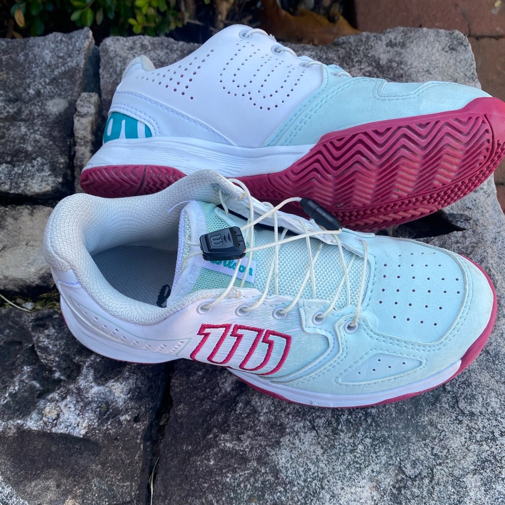 EUC Wilson Kaos Junior Tennis Shoes. Size 3 (EU 35).
